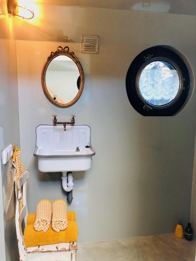 Houseboat Tante Piet Hotel Amsterdam Ngoại thất bức ảnh